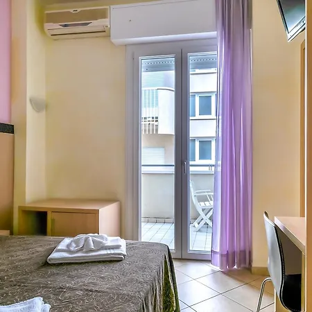 鲁宾斯酒店 酒店 3*